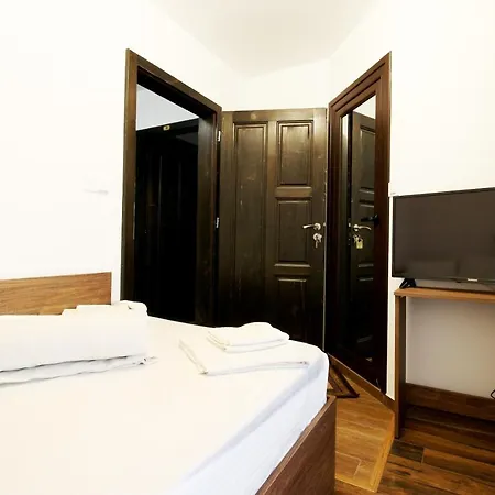 бялата къща 2 3* Zlatograd