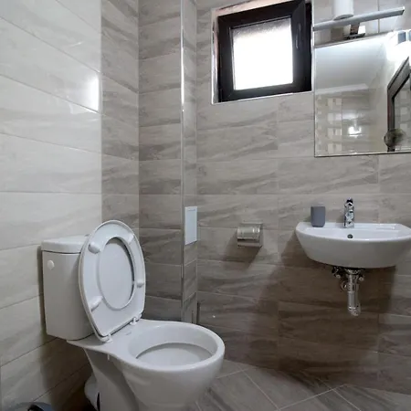 Maison d'hôtes бялата къща 2 3*