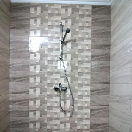 Maison d'hôtes бялата къща 2 3*