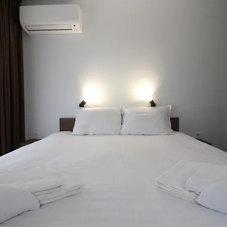 Maison d'hôtes бялата къща 2 3*