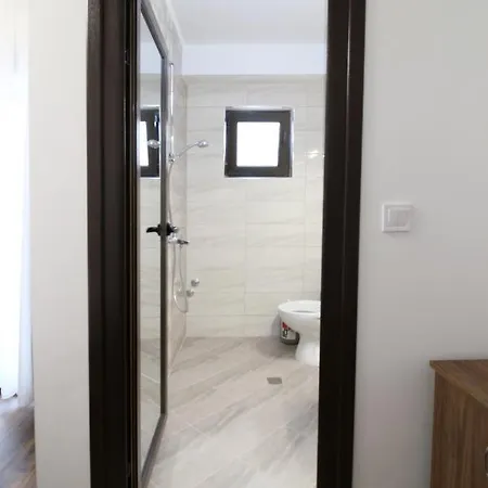 Maison d'hôtes бялата къща 2 3*