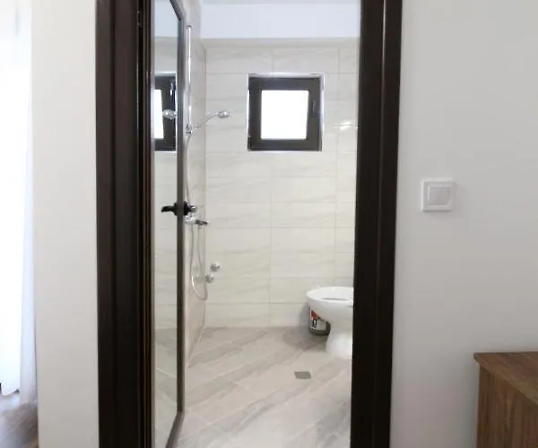 Pensjonat бялата къща 2 3*